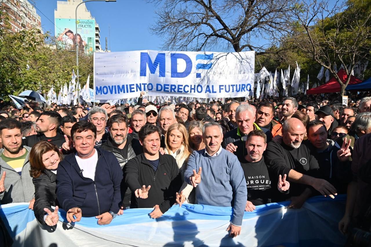 Imagen secundaria de Histórica movilización a Plaza de Mayo en defensa de Cristina y de la democracia